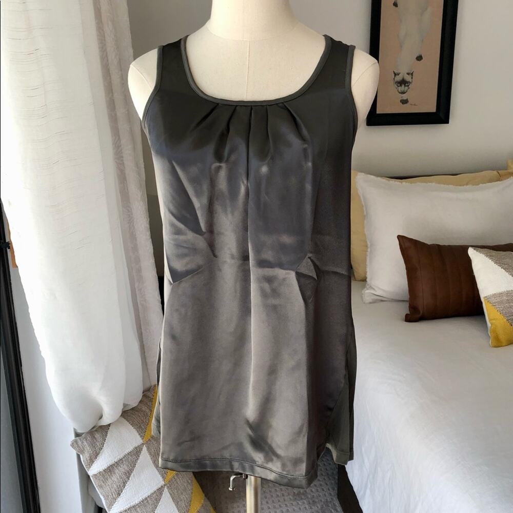 Kenar Sleeveless Satiny Blouse Size S